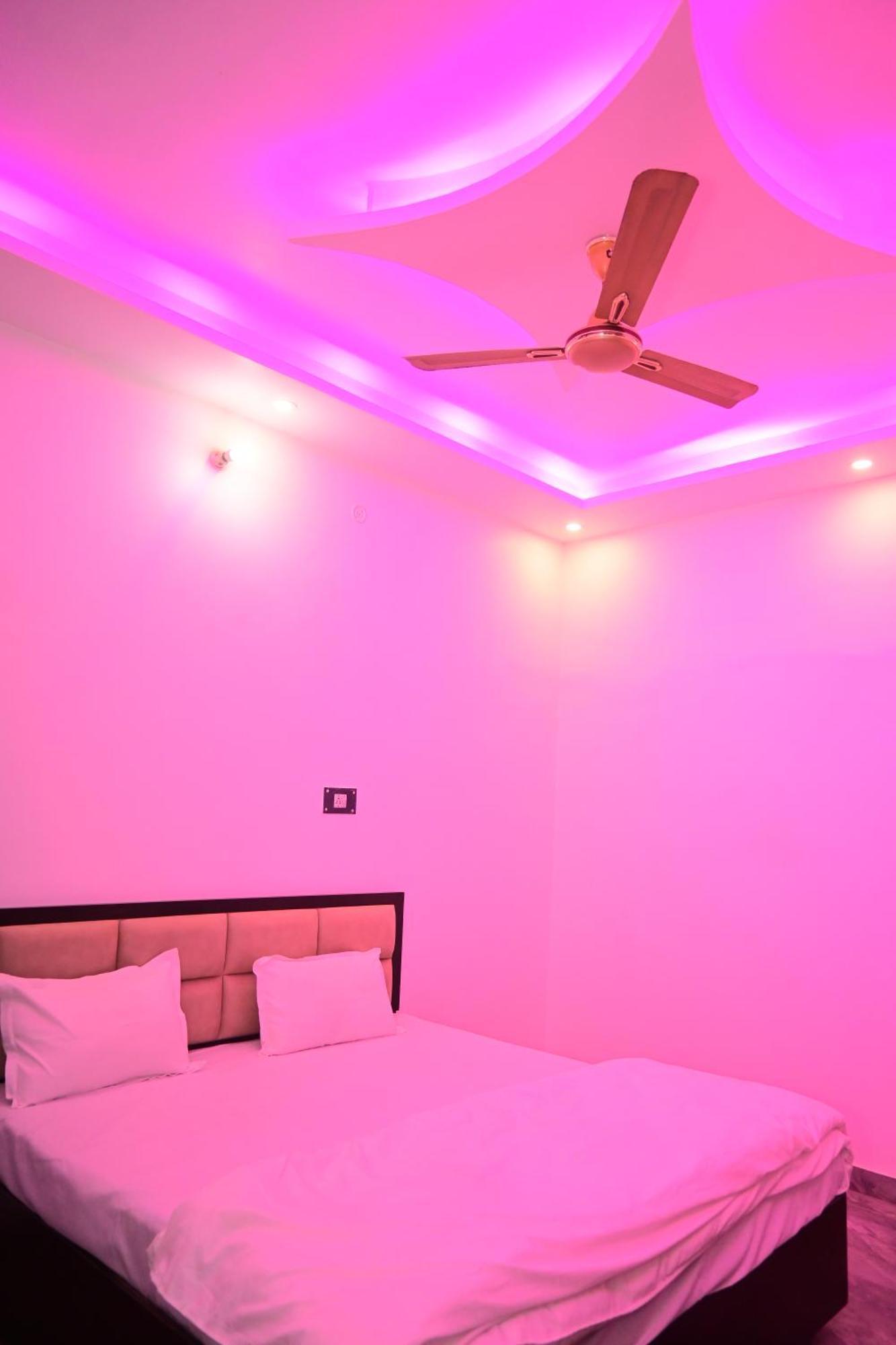 Shri Narayanam Guest House And Home Stay Ayodhya Экстерьер фото