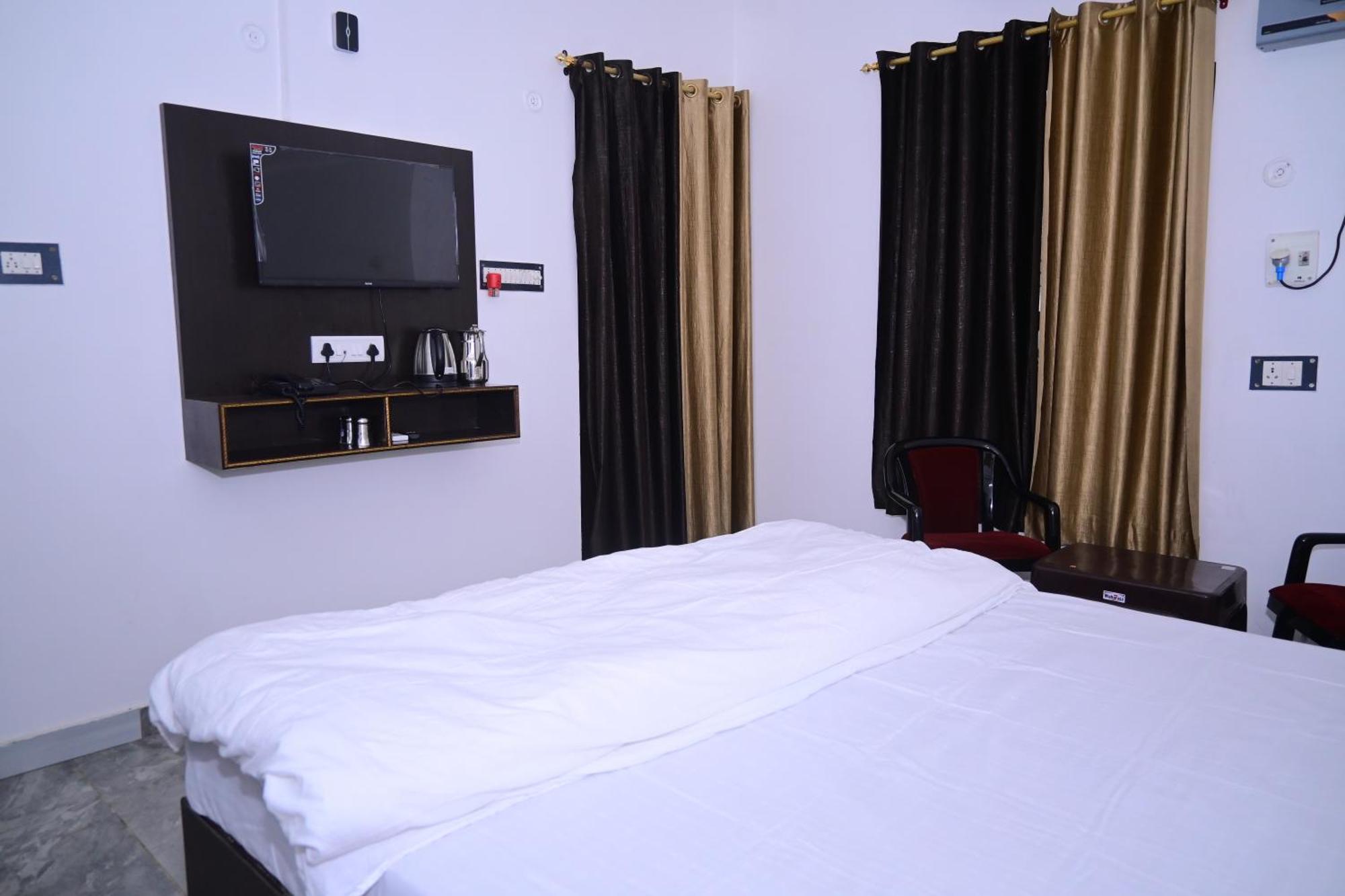Shri Narayanam Guest House And Home Stay Ayodhya Экстерьер фото