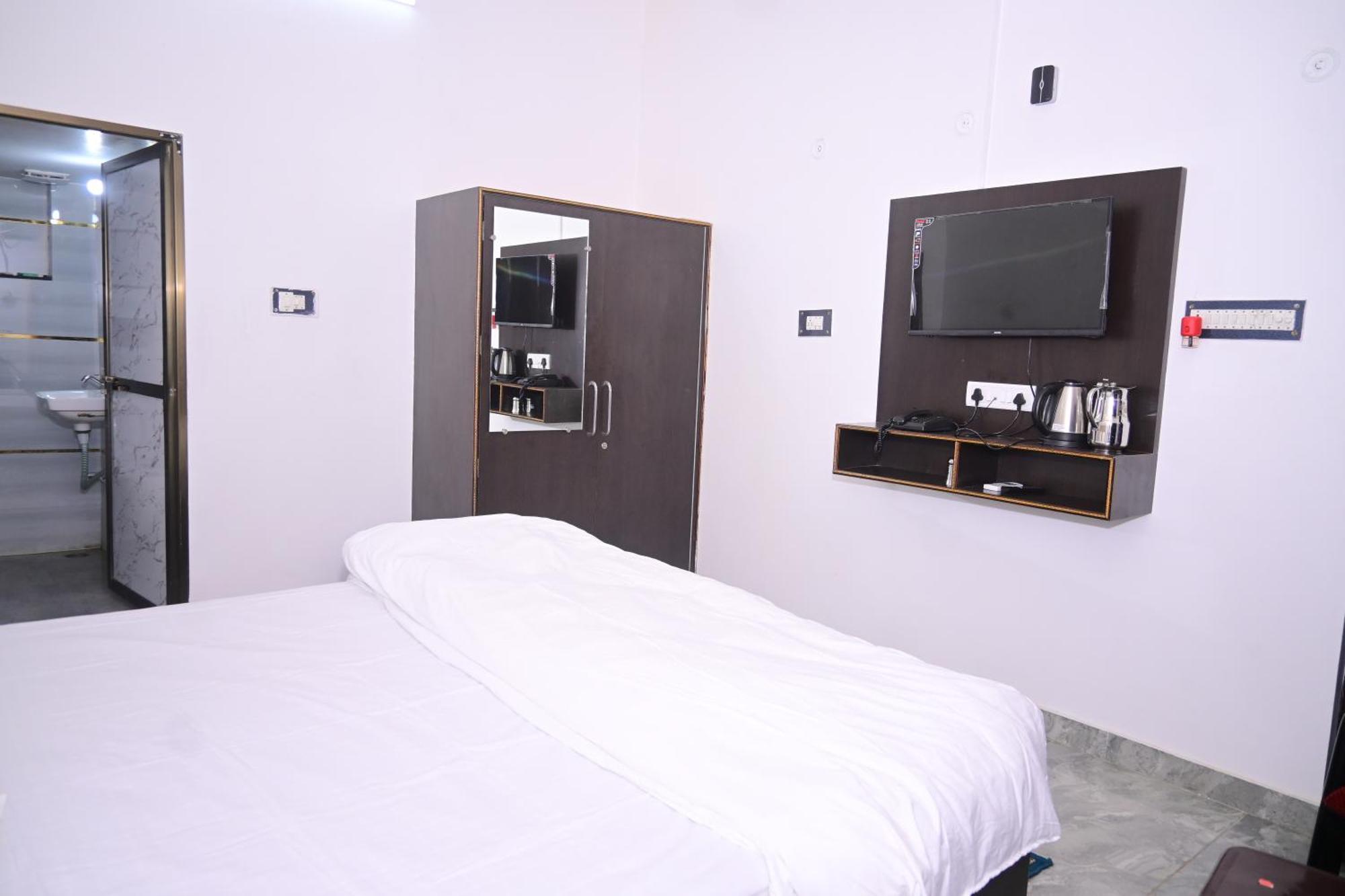 Shri Narayanam Guest House And Home Stay Ayodhya Экстерьер фото