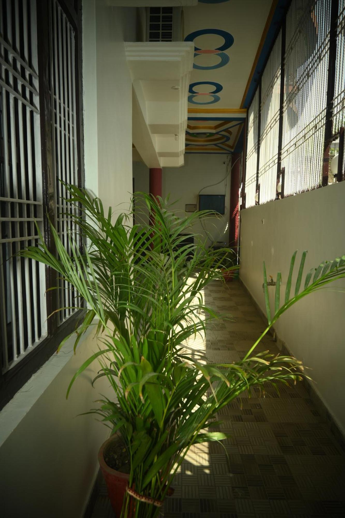 Shri Narayanam Guest House And Home Stay Ayodhya Экстерьер фото